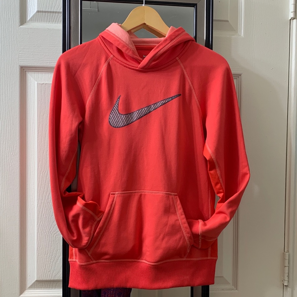 Nike Women’s Therma Fit Size M
